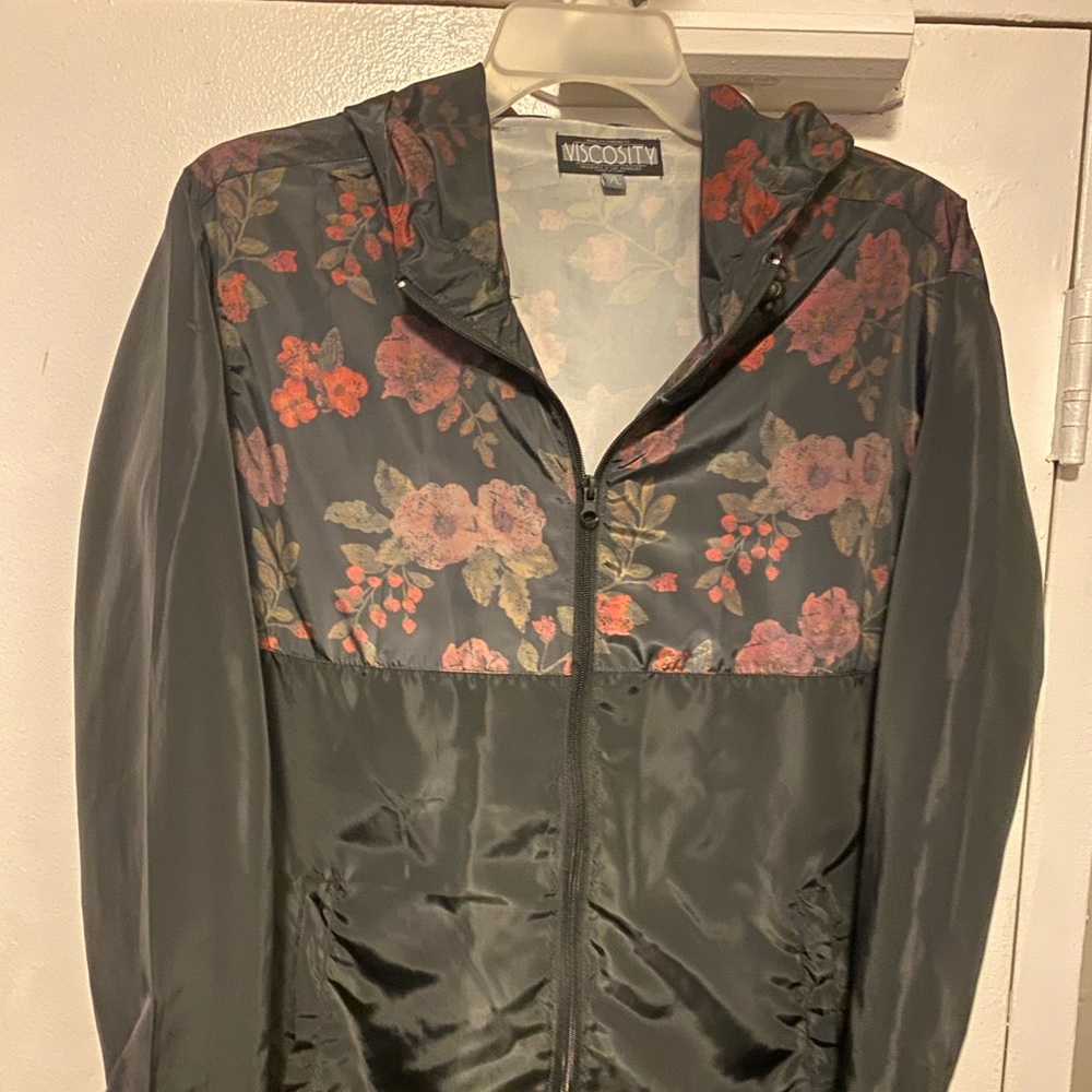 Viscosity lightweight jacket